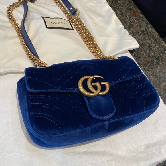 Gucci Small Velvet Matelasse Bag - Picture 2 of 13